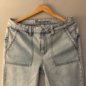 No Boundaries Women's High Rise Light Denim Jeans